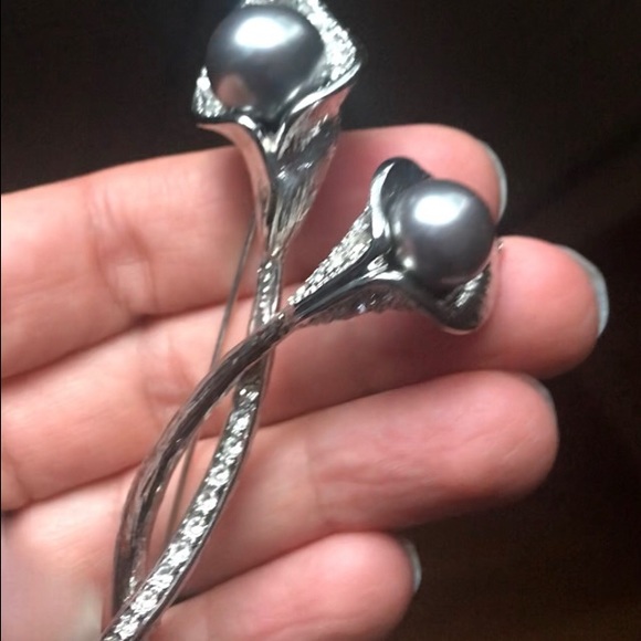 Vintage Calla Lily Brooch with Rhinestones & Faux Gray Pearls - 4 1/2” long - Picture 10 of 10